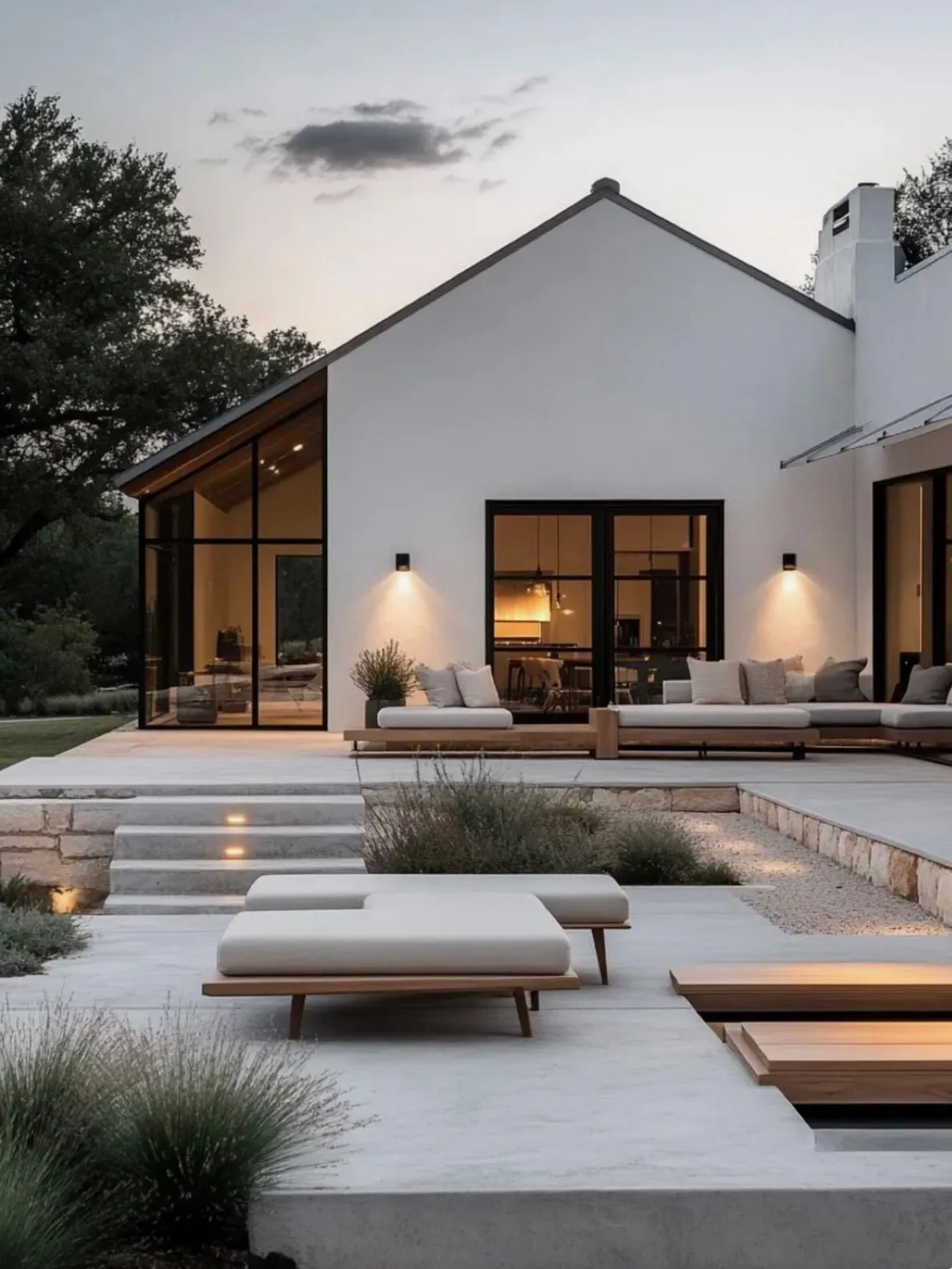Tiered Patio & Lounge